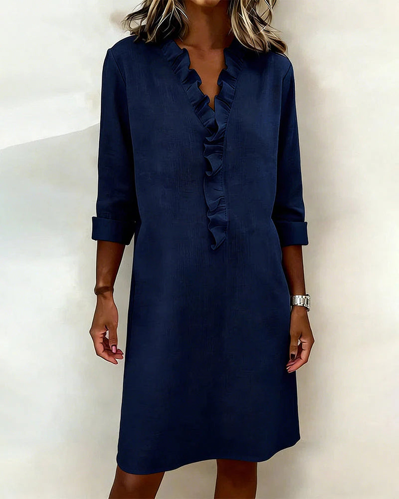 Vestido liso con volantes y cuello en V