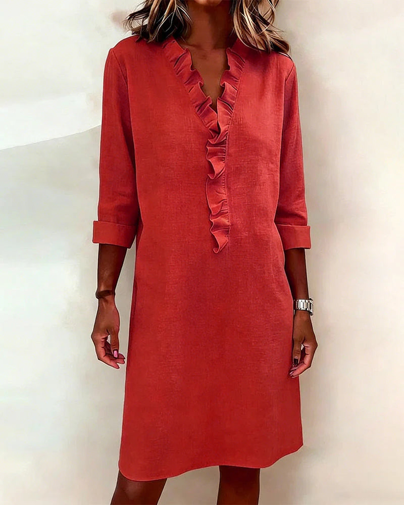 Vestido liso con volantes y cuello en V